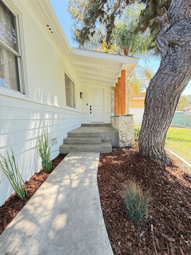 Walk to Sportsman's Lodge & Harvard Westlake - 3964 Goodland Pl House
