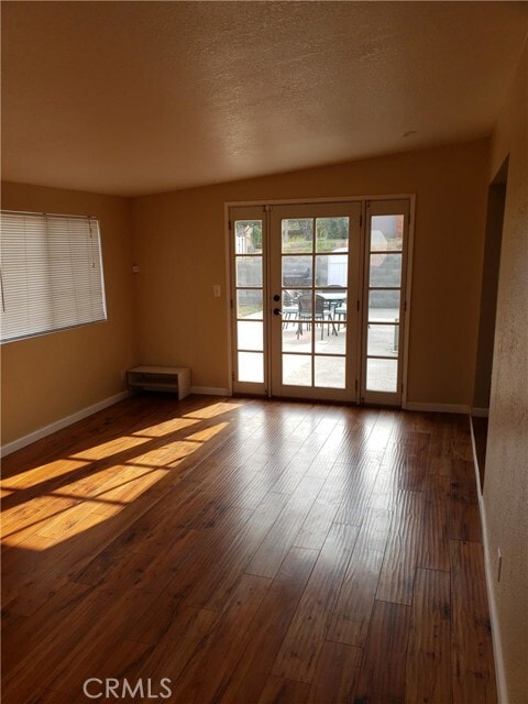 Photo - 3537 Bluff St