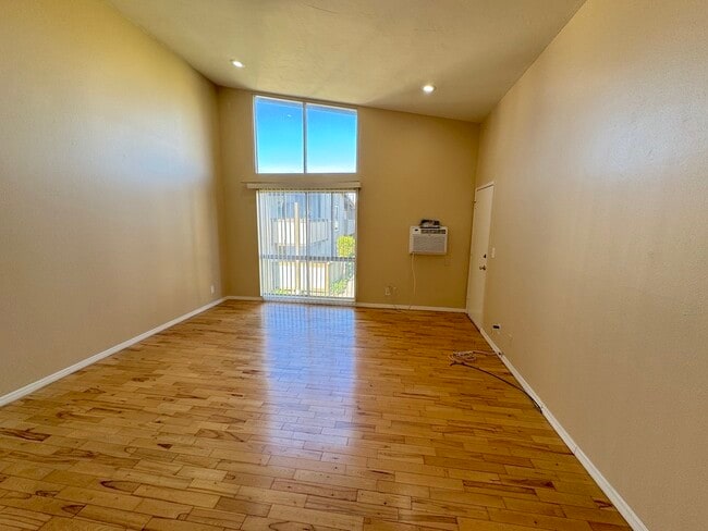 Photo - 808 Coriander Dr Unit B