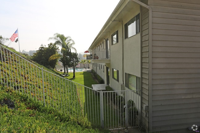 Photo - Villa Knolls Apartments