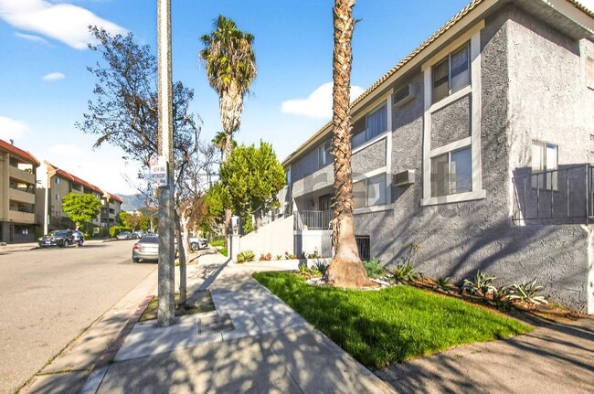 Photo - 240 W Verdugo Ave