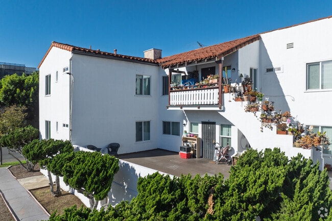 1430 Elm Ave - 1430 Elm Avenue