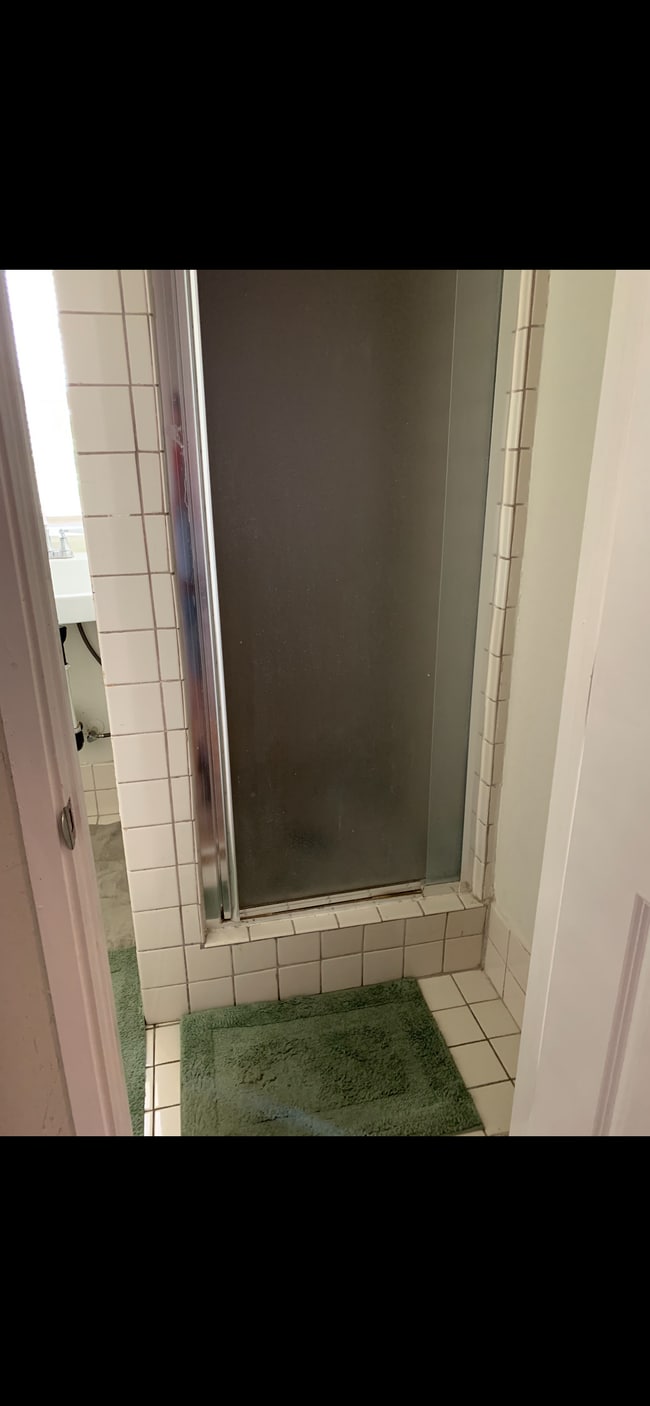 Building Photo - 5031 Bakman Ave