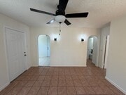 Photo - 1512 E 11th St Unit Apt B