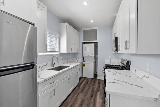 Photo - 1711 E Appleton St Apartment Unit 15