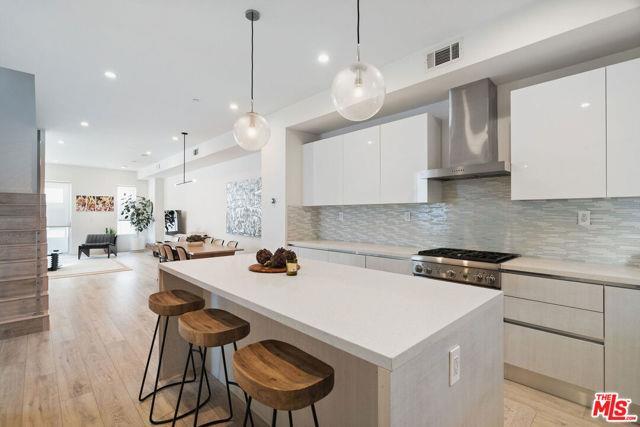 Photo - 1752 Stoner Ave