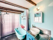 Photo - 260 Woodman St