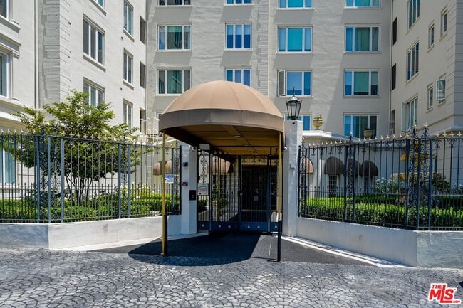 Photo - 1424 N Crescent Heights Blvd Unit 61