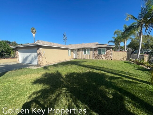 Remodeled San Marcos corner property. - Remodeled San Marcos corner property.