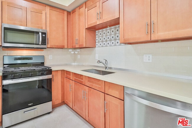 Photo - 7132 Farralone Ave Unit 207