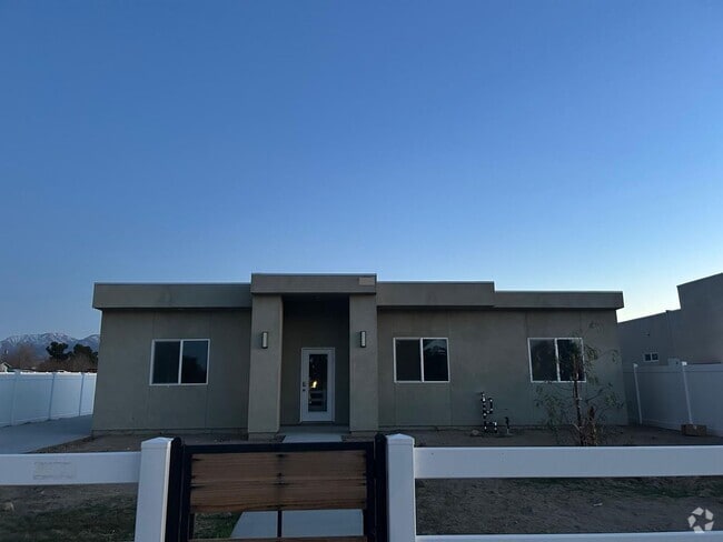 Building Photo - Modern 3 Bedroom 2 Bath Home for Rent Litt...