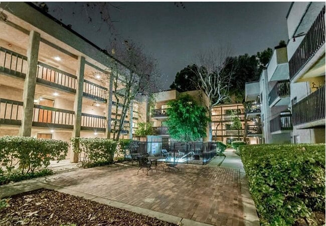 Photo - 22100 Burbank Blvd Unit 103-A