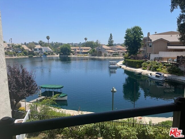 Building Photo - 4650 Park Mirasol Rental