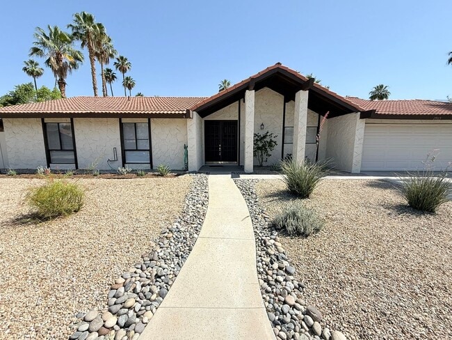 Photo - Spacious Pool Home In the Desired Los Comp...