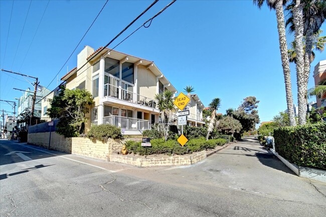 Photo - 15 Spinnaker St Unit 1