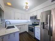 Photo - 215 N Kenwood St Unit 201