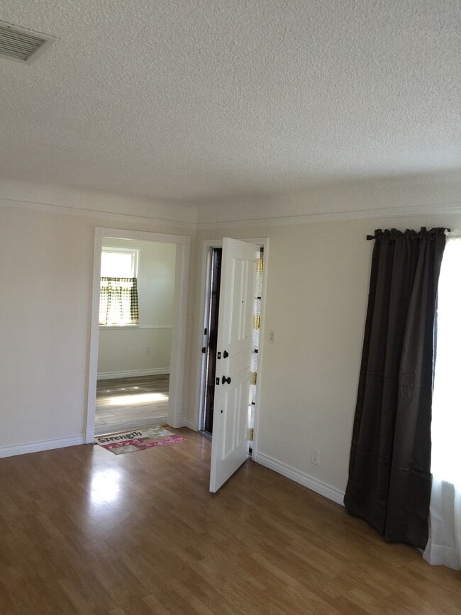 Photo - 505 Lime St