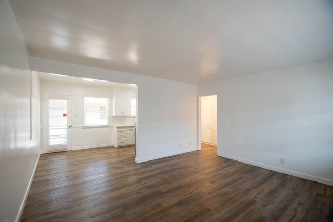 Photo - 12807-13 Burbank Blvd Unit 12813-5