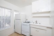 Photo - Charming Studio Cottage in the Heart of Pa... Apartment Unit 1406