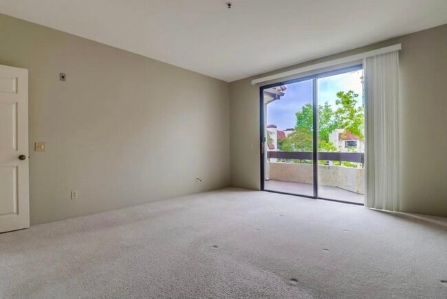 Building Photo - 5895 Friars Rd Unit Shari