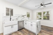Photo - 1359 Jasper Ave