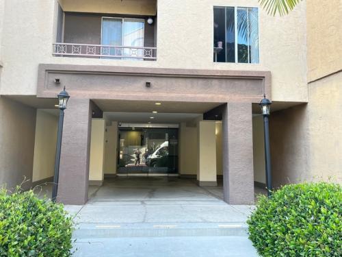 Building Photo - 3550 Lebon Dr