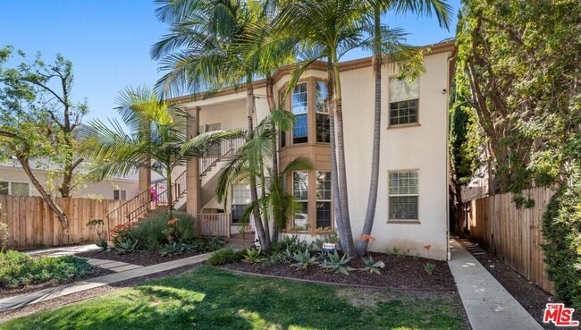 Building Photo - 1335 S Roxbury Dr