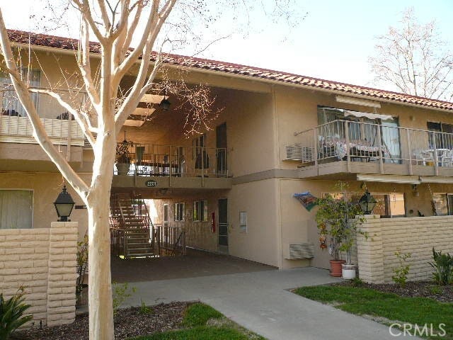 Building Photo - 2207 Via Mariposa E Unit Q Rental