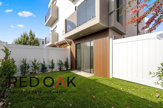 Photo - 2001 Vista Del Mar Ave Unit 2001 1/2