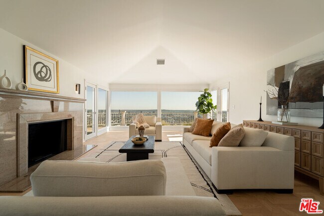 Photo - 8527 Hedges Way