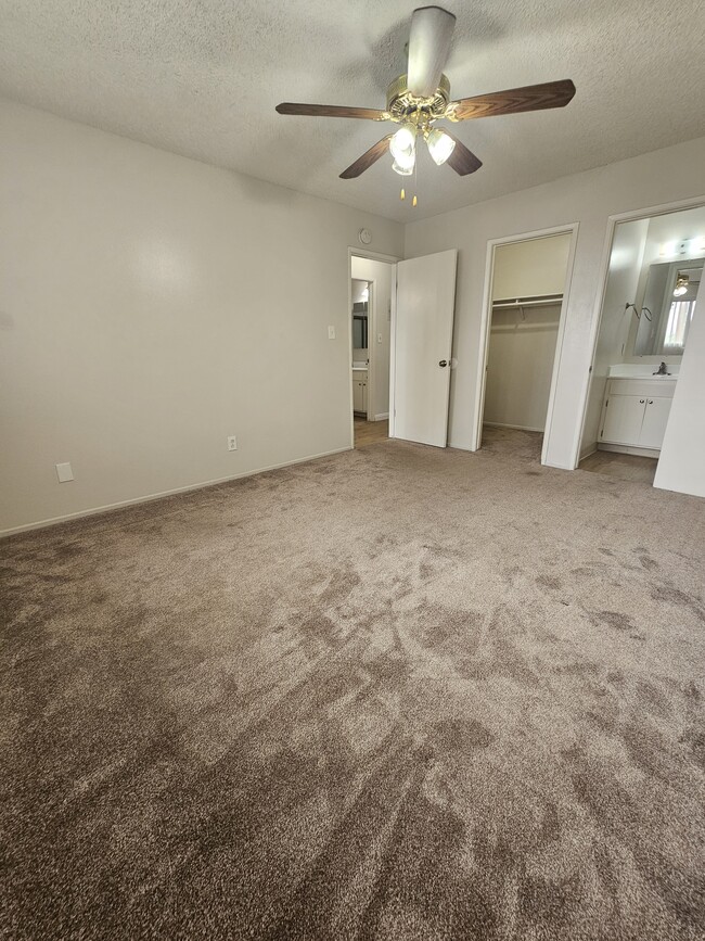 Photo - 1135 W I St Unit 26