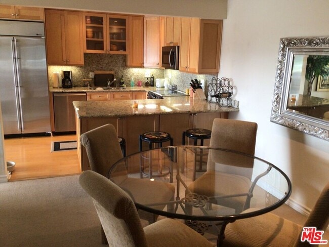 Photo - 415 Montana Ave Unit 306