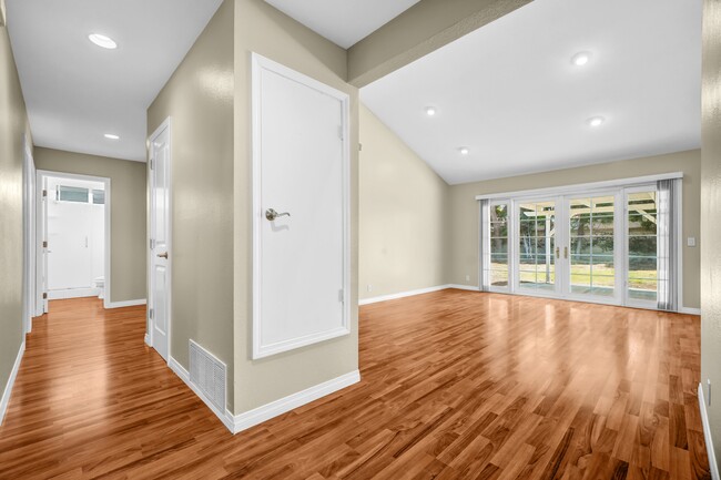 Photo - 18096 Lemon St