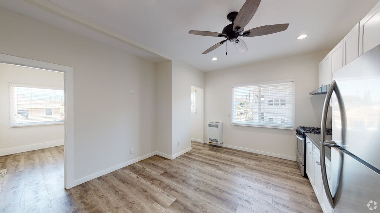 3D Tour - 4th St Apartments
