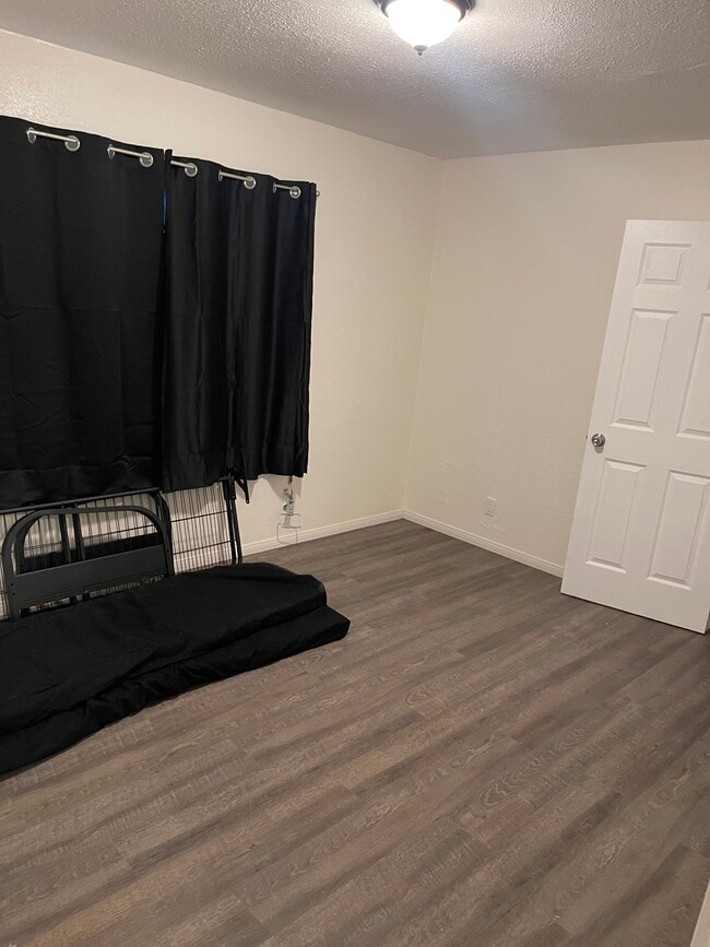 Photo - 1556 Riverside Dr