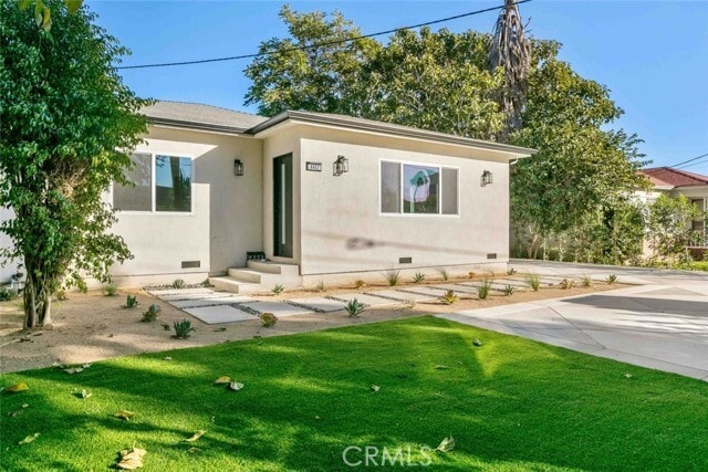 Building Photo - 6842 Cedros Ave