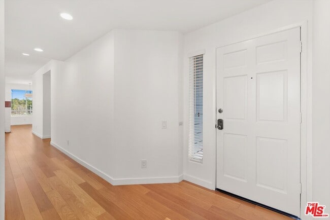 Photo - 4643 E 4th St