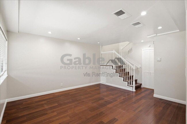 Photo - 23554 Newhall Ave