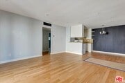 Photo - 5726 Woodman Ave Unit 4