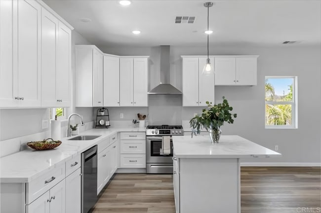 Building Photo - 753 Suzanne Ln