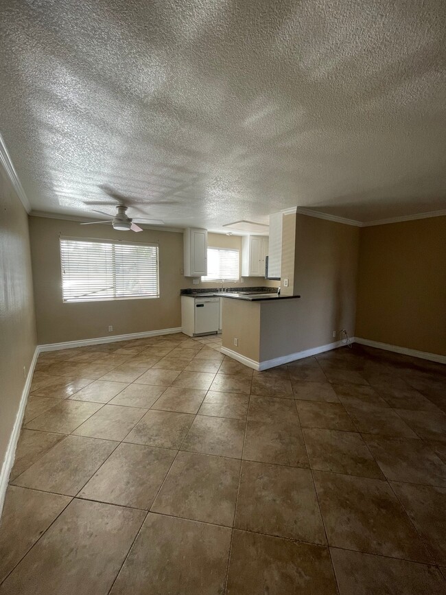 Photo - 620 E Lexington Ave Unit 3