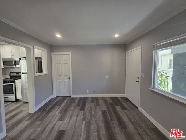 Photo - 105 Roswell Ave Unit 6