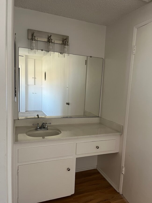 Photo - Downey West Garden Apartments