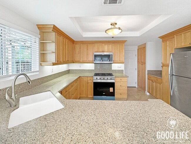 Building Photo - Fully Renovated End-Unit 3BD/2.5BA in Lake Forest with Views, Private Yard & 2-Car Garage