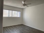 Photo - 1335 N Detroit St