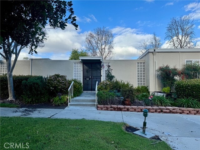 Building Photo - 589 Avenida Majorca