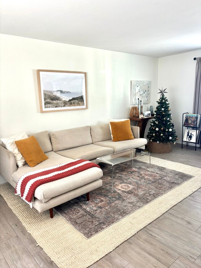 Building Photo - 501 18th St Unit C