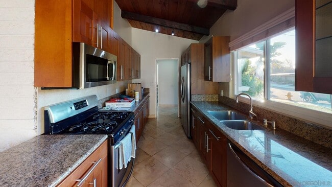 Photo - Large house on Prosperity! Private Yard! (...