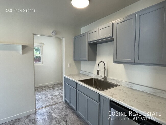 Photo - 450 Fern St