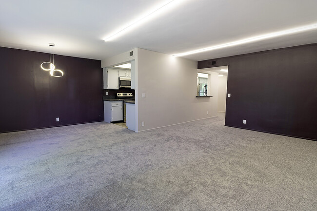 Photo - 1221 N Kings Rd Unit 302